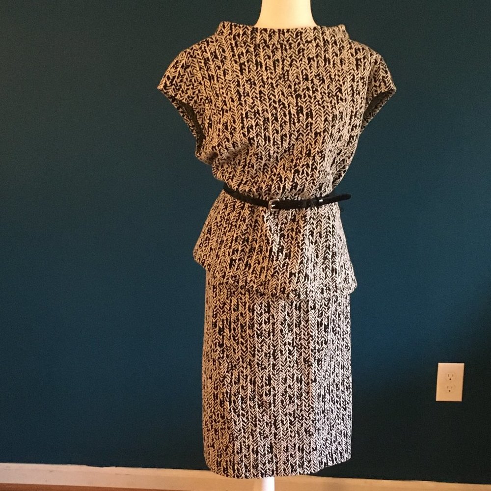 Elegant matching shirt and Skirt set with belt